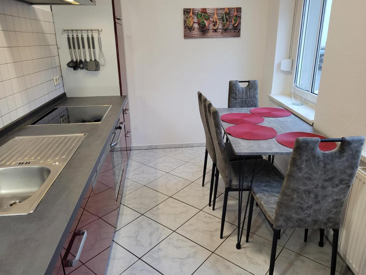 Wohnung In Oberhausen: Zentral & Ruhig, Eigener Eingang Oberhausen  Extérieur photo