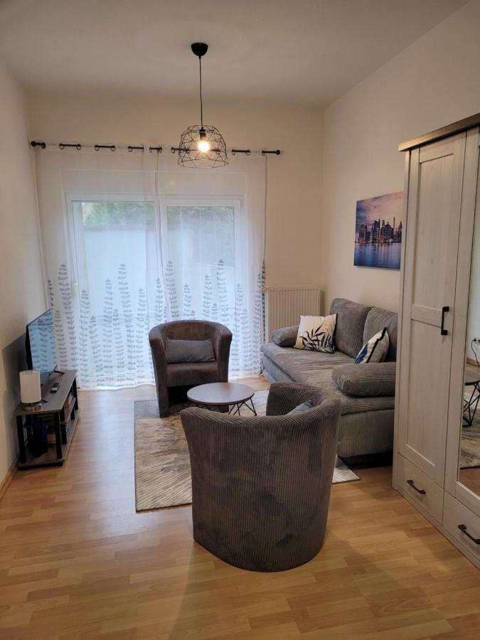Wohnung In Oberhausen: Zentral & Ruhig, Eigener Eingang Oberhausen  Extérieur photo