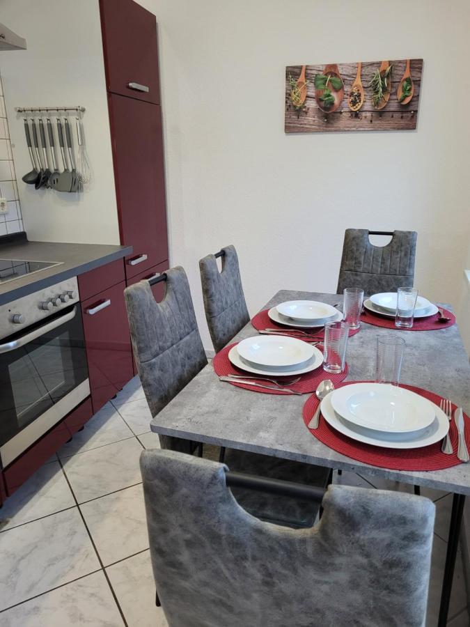 Wohnung In Oberhausen: Zentral & Ruhig, Eigener Eingang Oberhausen  Extérieur photo